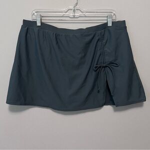 Rekita Gray Swim Skort Size 2X  NWOT!
